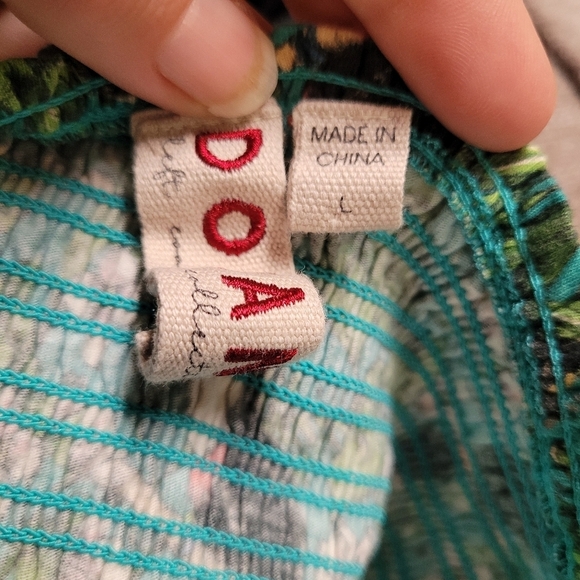 Anthro Dolan Parrot Print Smocked Top - Picture 3 of 6